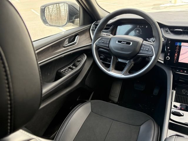 New 2026 Jeep Grand Cherokee Altitude AWD/4WD image 32