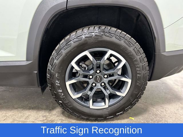 Used 2025 Chevrolet Equinox ACTIV w/ Safety and Technology Package FWD image 8