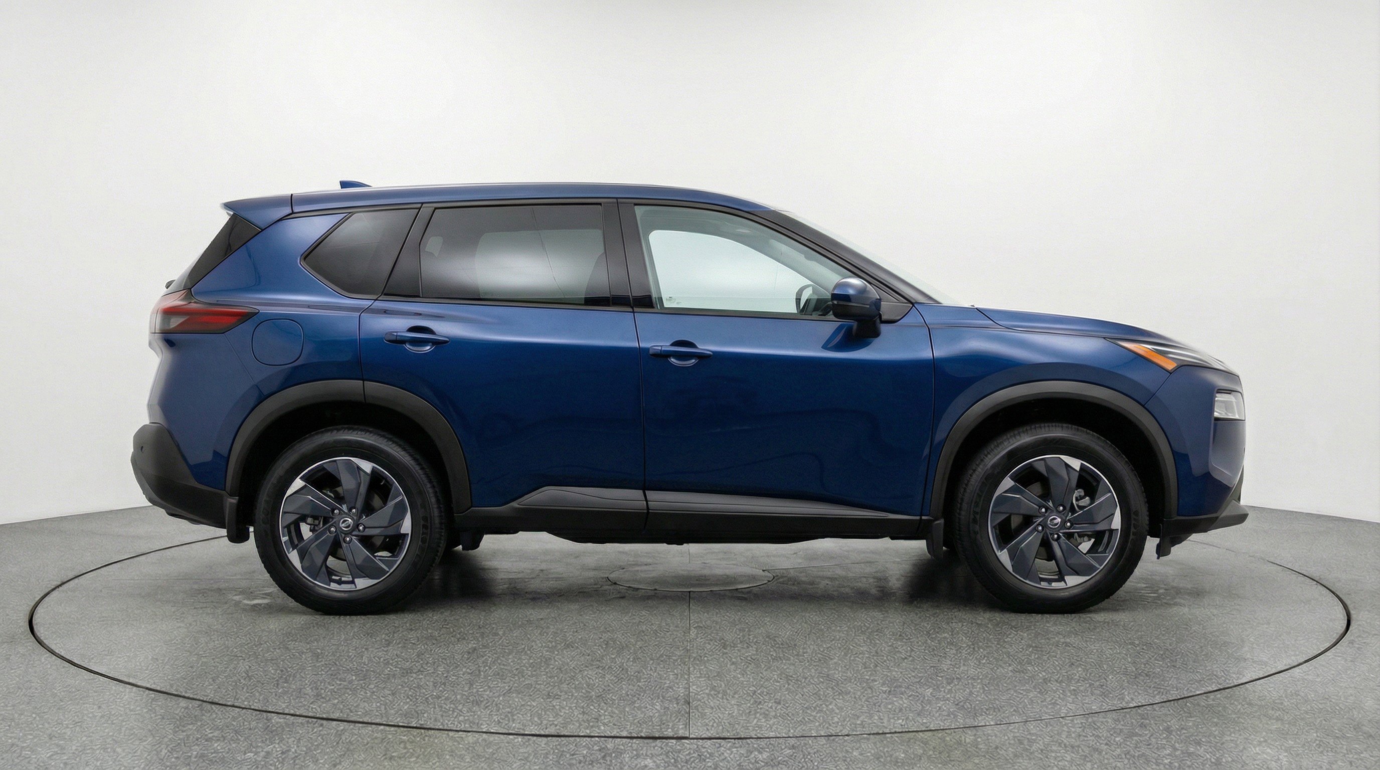 Used 2025 Nissan Rogue SV FWD image 11