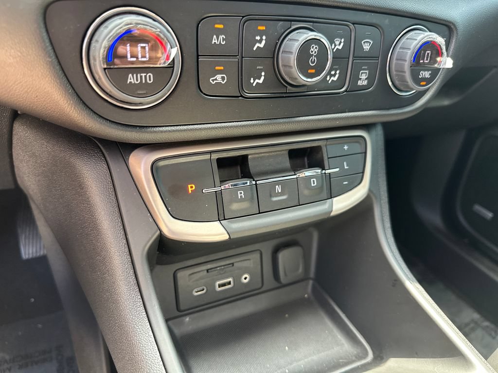 Certified 2024 GMC Terrain Denali w/ Black Diamond Edition AWD/4WD image 31