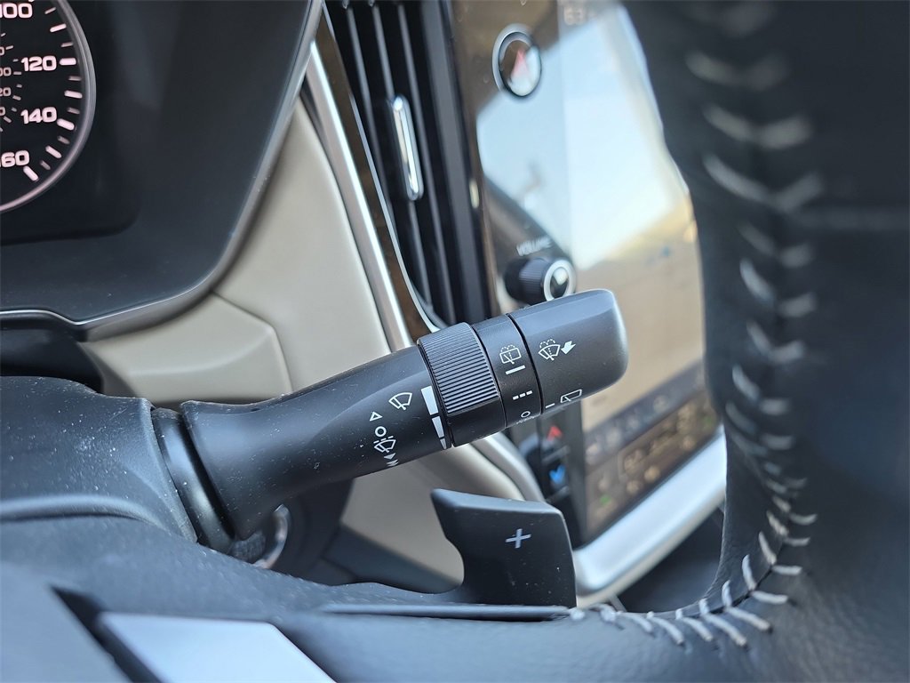 Certified 2025 Subaru Outback Limited image 26