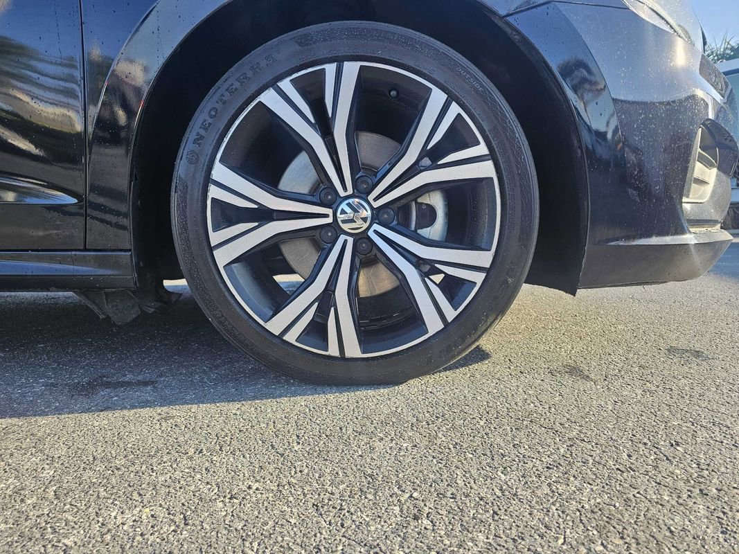 Used 2021 Volkswagen Passat 2.0T SE image 17