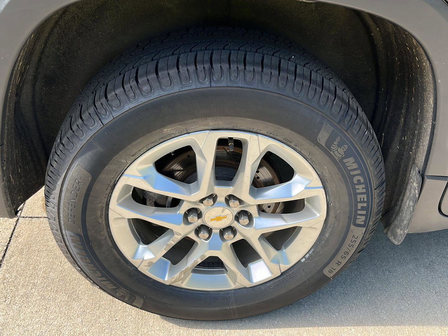 Used 2020 Chevrolet Traverse LT w/ Driver Confidence II Package AWD/4WD image 28