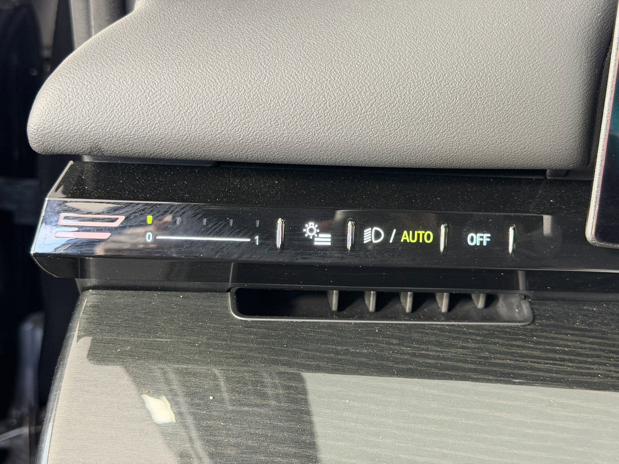 Certified 2025 BMW 530i image 27