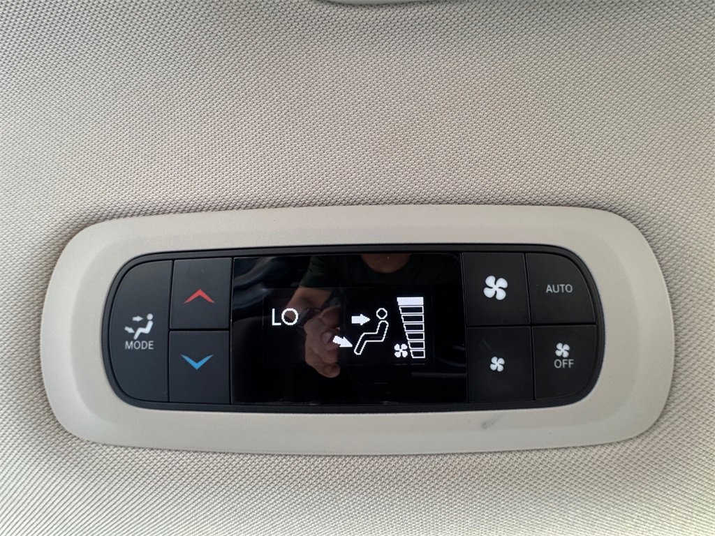 Used 2022 Chrysler Pacifica Touring-L image 30