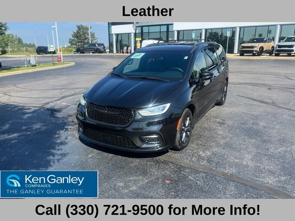 Used 2021 Chrysler Pacifica Touring-L w/ S Appearance Package FWD image 2