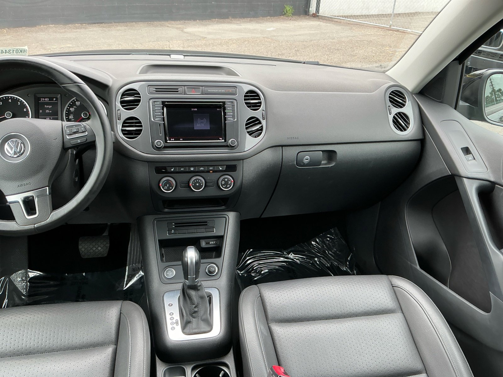 Used 2017 Volkswagen Tiguan S FWD image 16