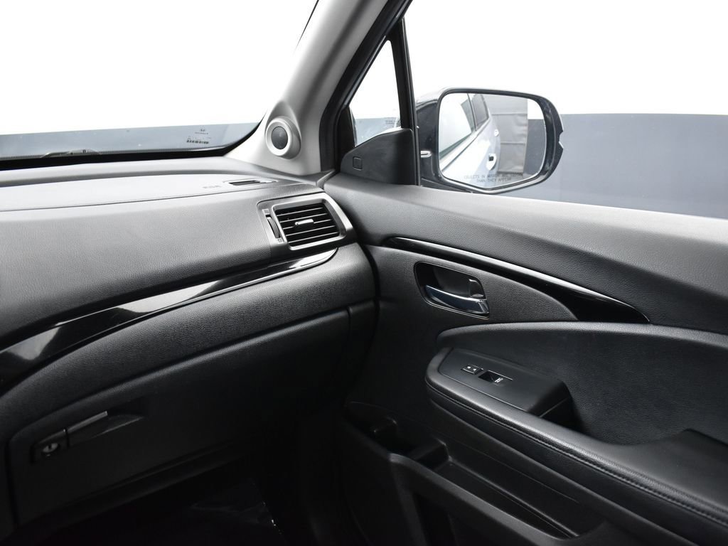 Used 2022 Honda Pilot Touring image 17