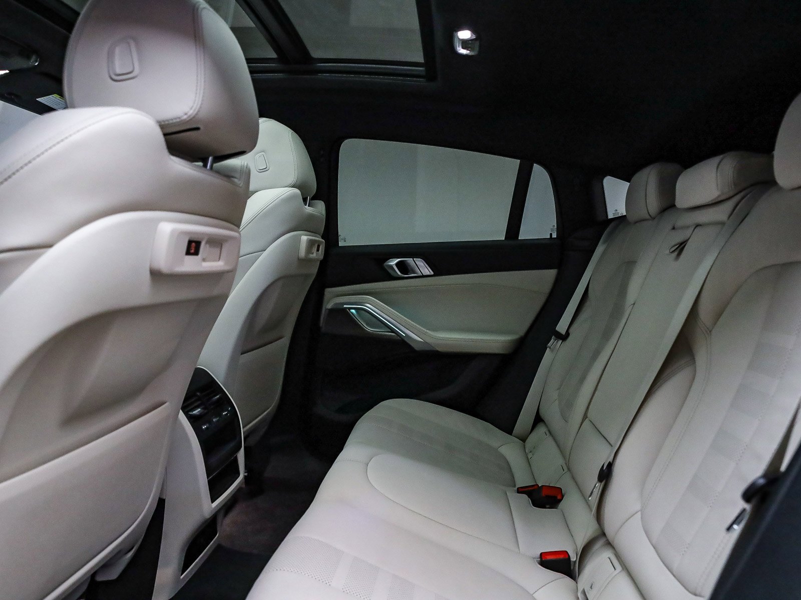 Certified 2022 BMW X6 xDrive40i w/ M Sport Package image 20