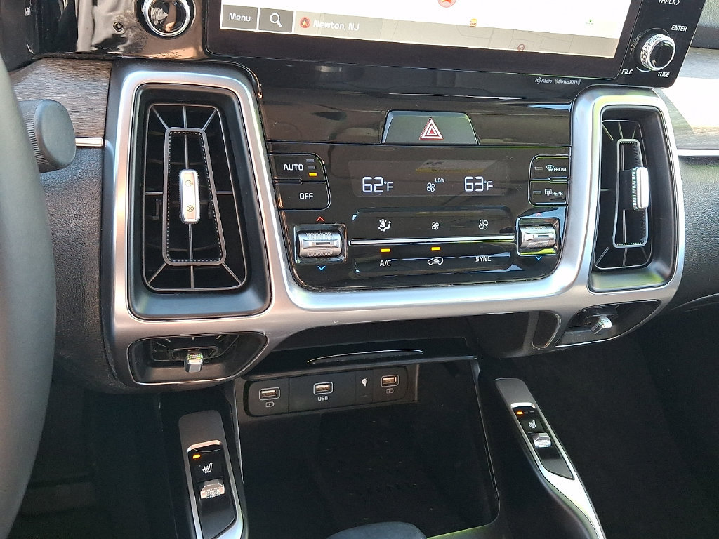 Certified 2023 Kia Sorento S AWD/4WD image 17