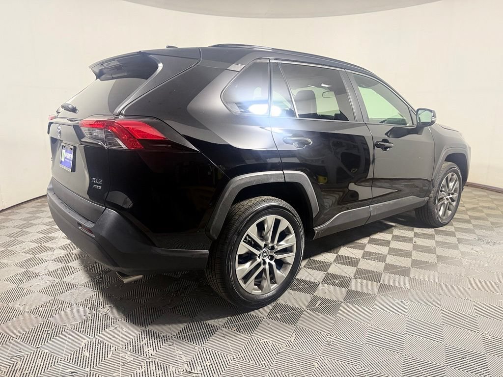 Used 2023 Toyota RAV4 XLE Premium AWD/4WD image 7