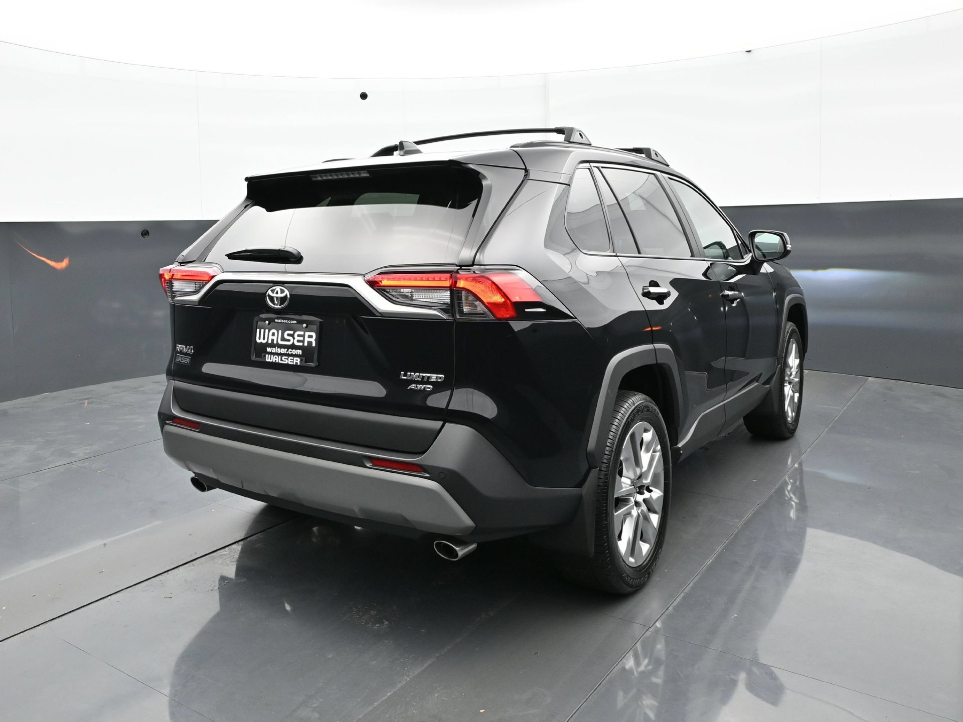 Used 2025 Toyota RAV4 Limited w/ Weather Package AWD/4WD image 5