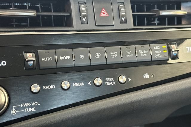 Used 2025 Lexus ES 300h w/ Premium Package FWD image 24
