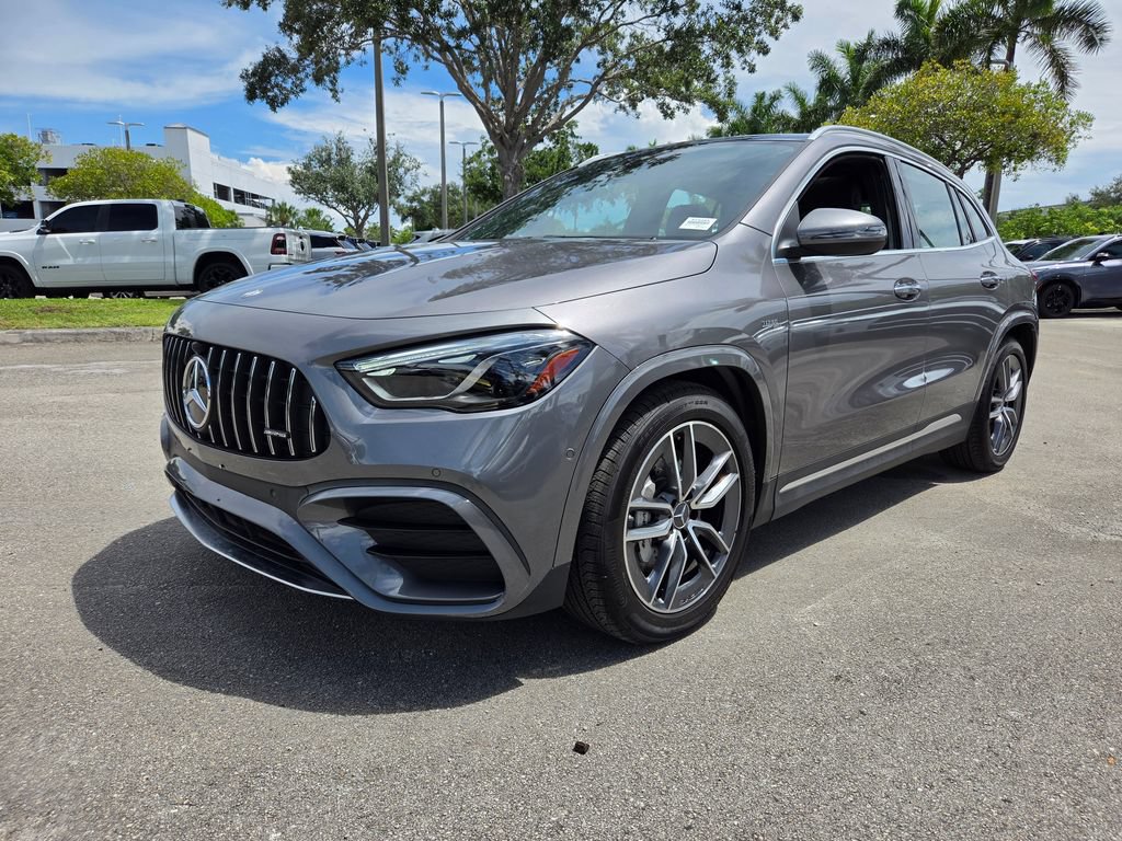 Used 2025 Mercedes-Benz GLA 35 AMG 4MATIC w/ Exclusive Trim Package image 17