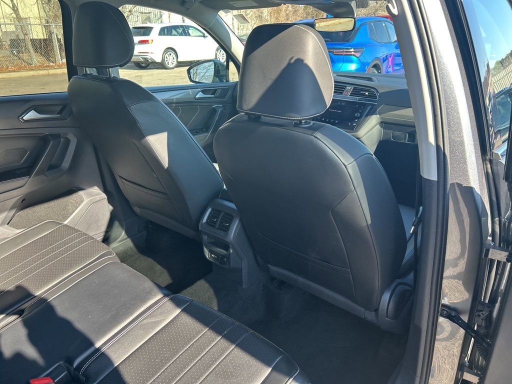 Used 2024 Volkswagen Tiguan SE image 25