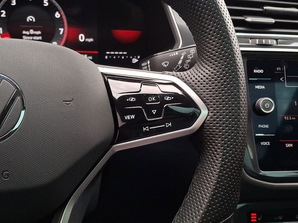 Used 2024 Volkswagen Tiguan SE R-Line AWD/4WD image 22