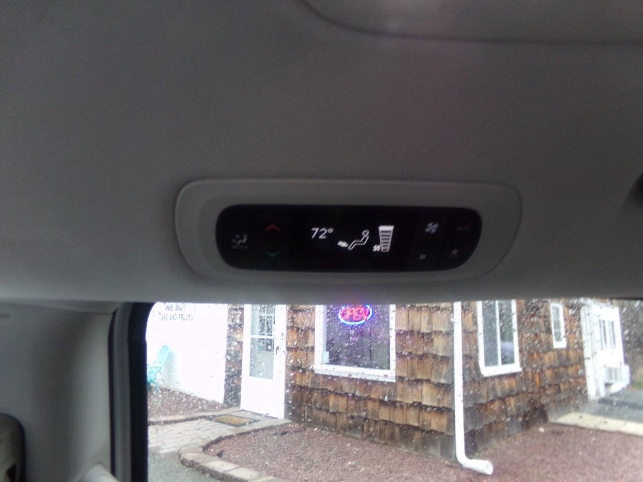 Used 2017 Chrysler Pacifica Touring-L image 28