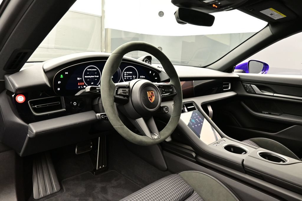 New 2026 Porsche Taycan RWD image 4