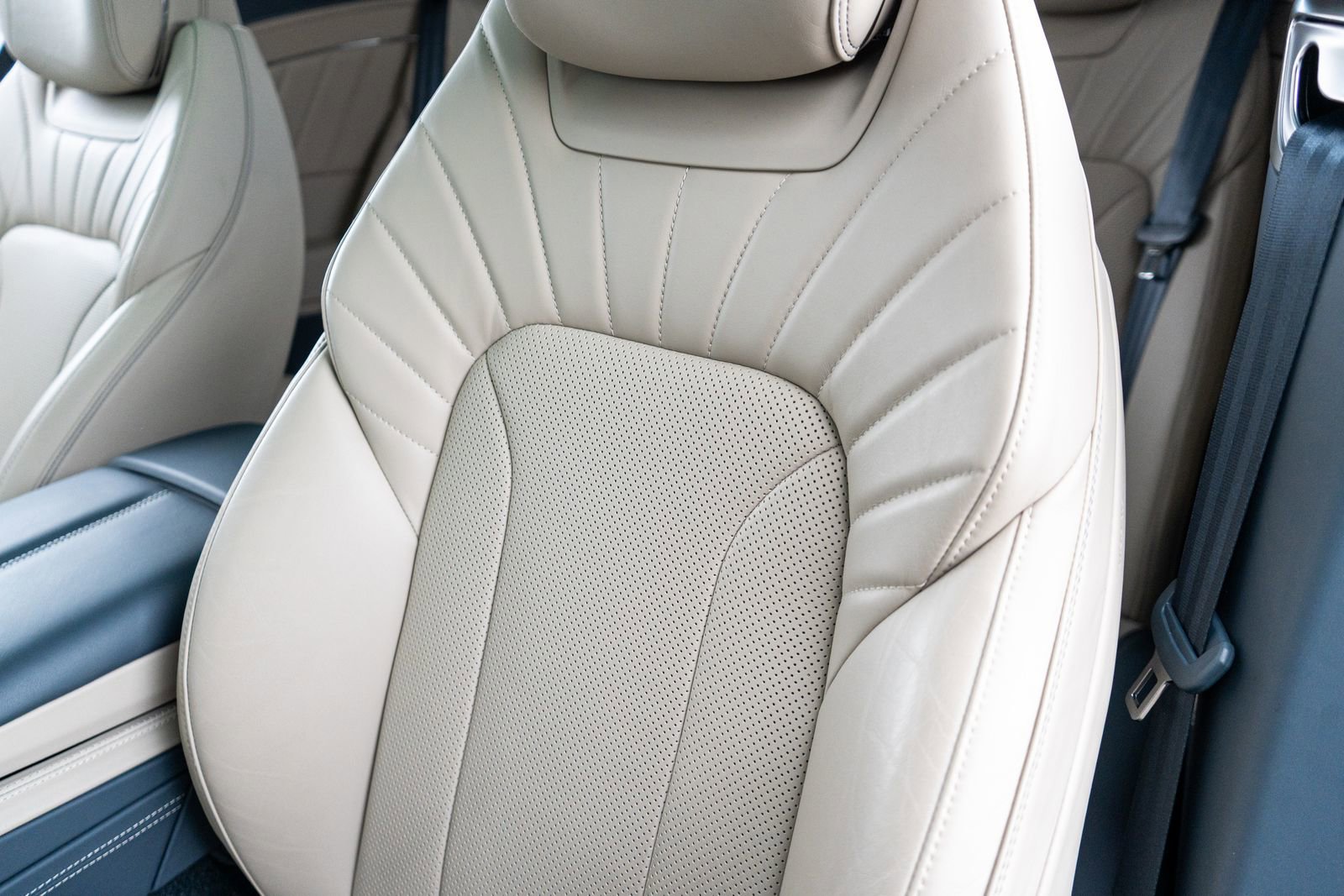 Used 2024 Bentley Continental GT image 30