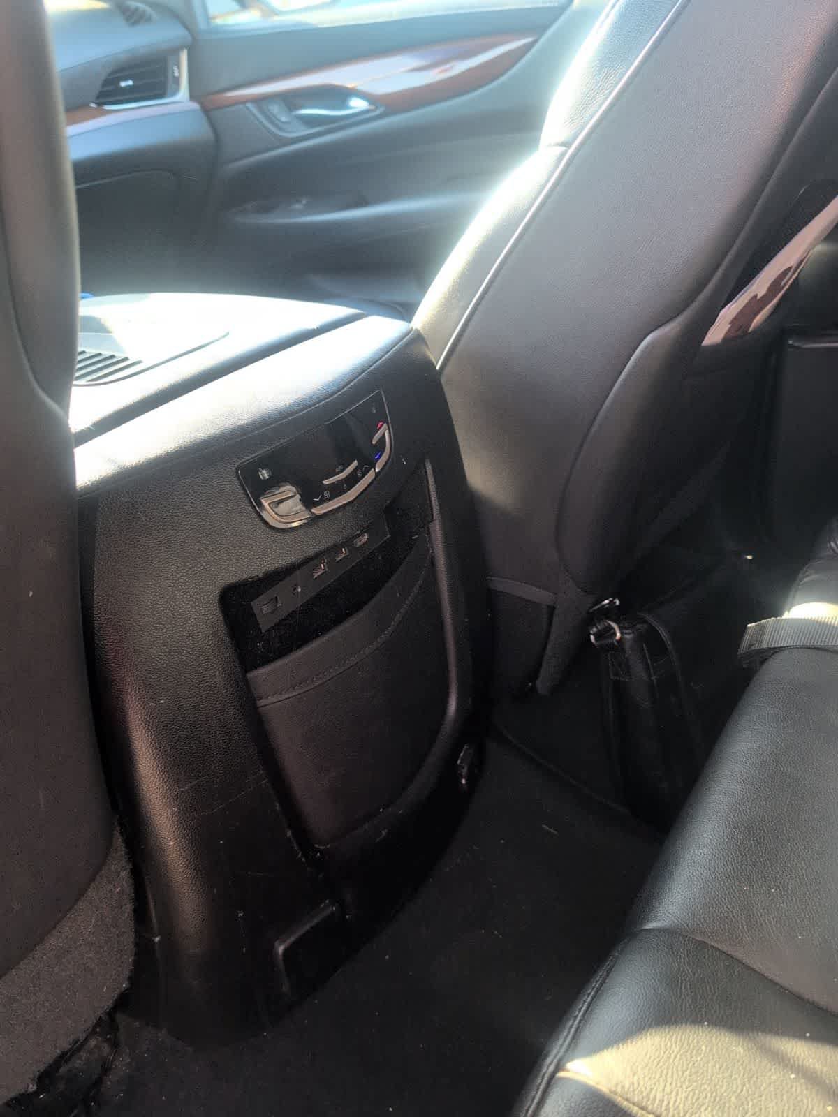 Used 2018 Cadillac Escalade ESV Luxury RWD image 6