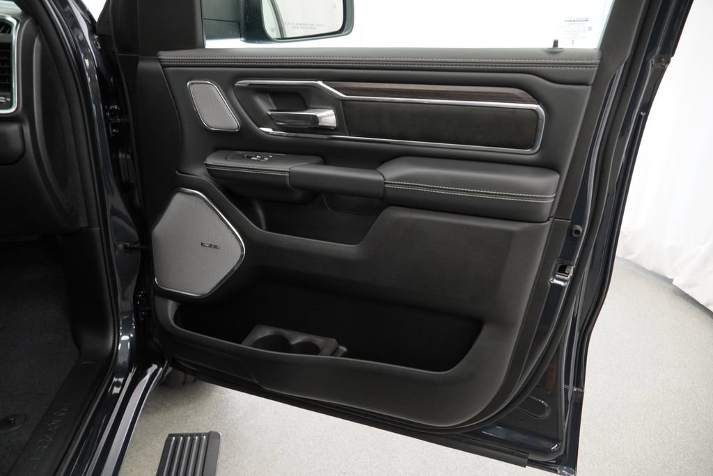 New 2027 RAM 1500 Laramie w/ Laramie Preferred Package AWD/4WD image 32