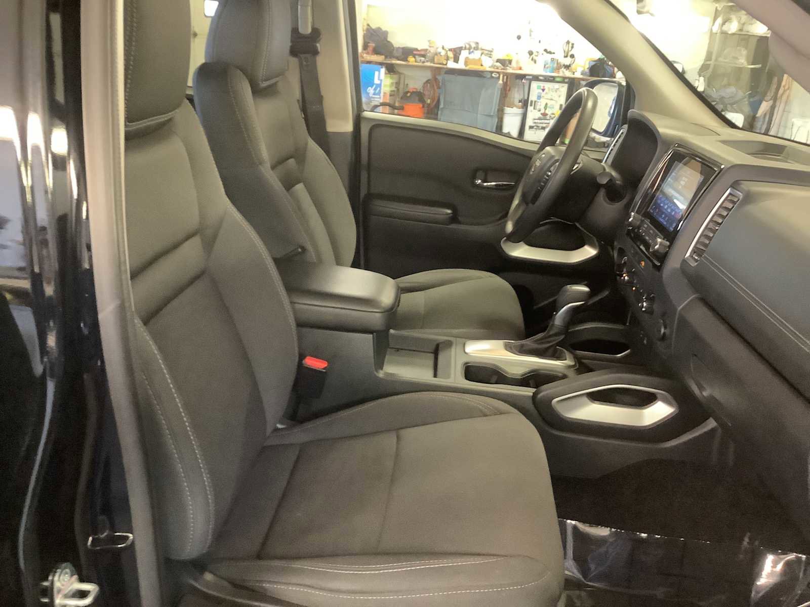 Used 2023 Nissan Frontier SV image 14