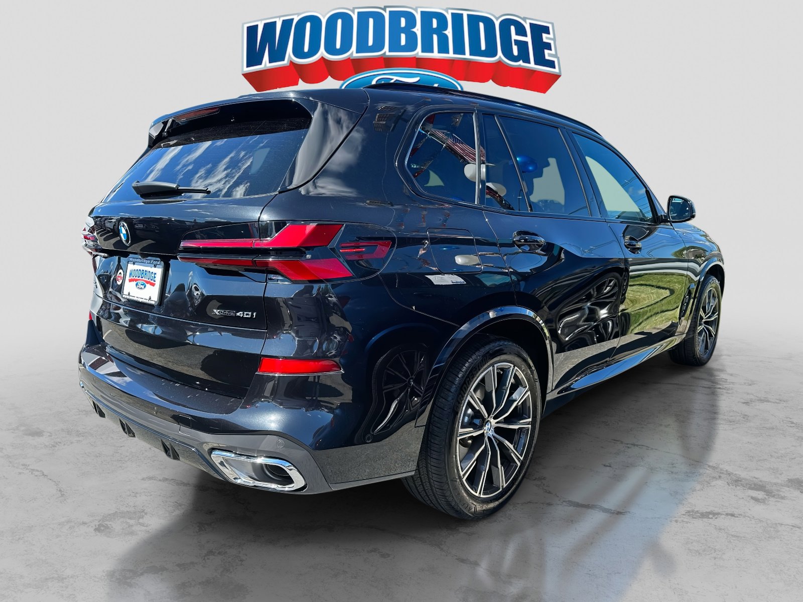 Used 2024 BMW X5 xDrive40i w/ M Sport Package image 4