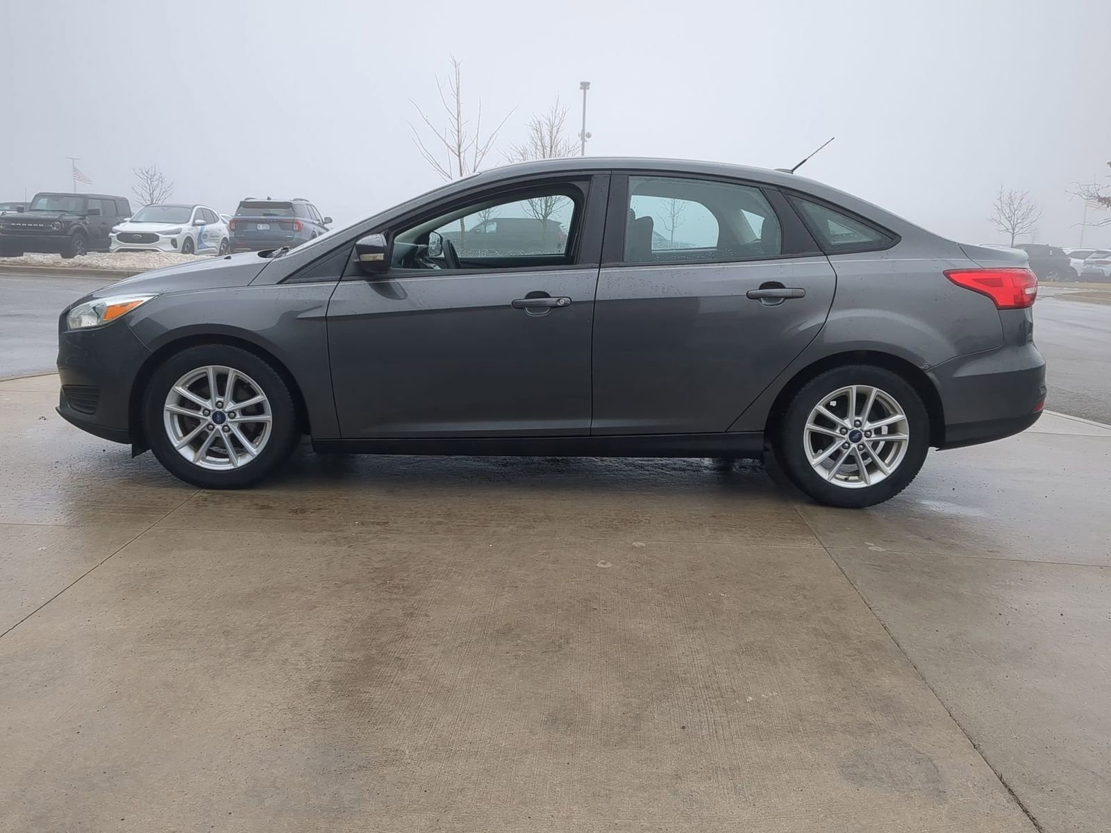 Used 2017 Ford Focus SE image 3
