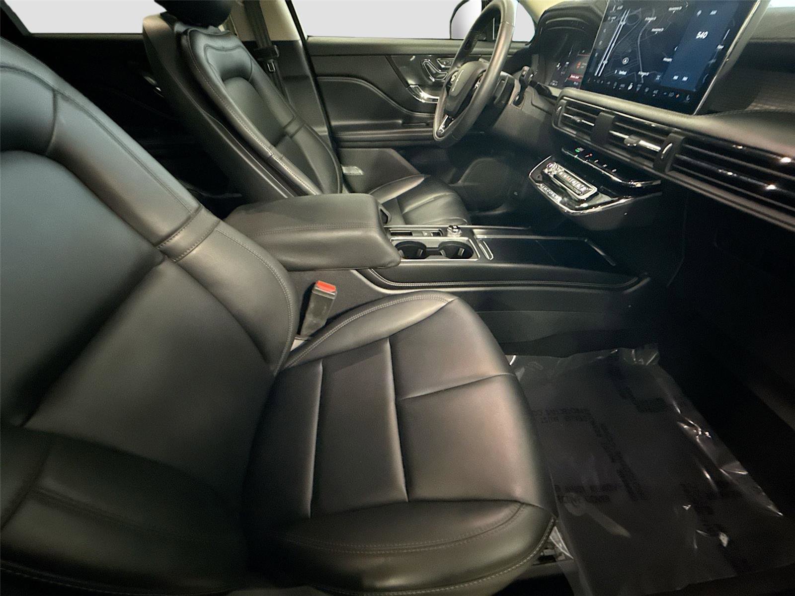 Used 2023 Lincoln Corsair AWD w/ Towing Package image 28