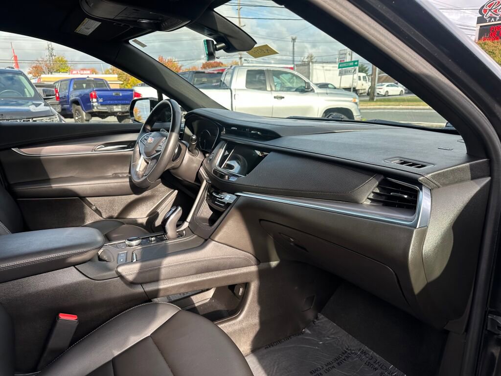 Used 2022 Cadillac XT5 Luxury image 30