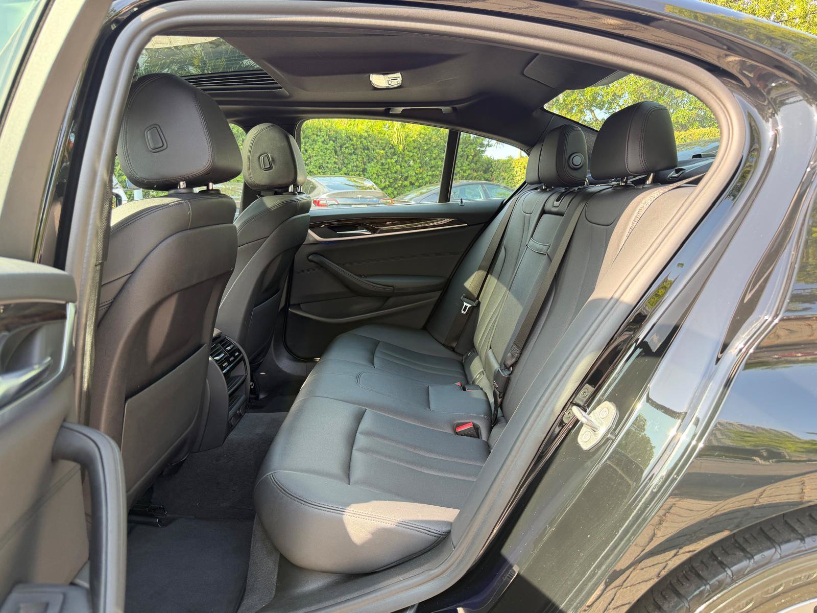 Used 2019 BMW 530e RWD image 46