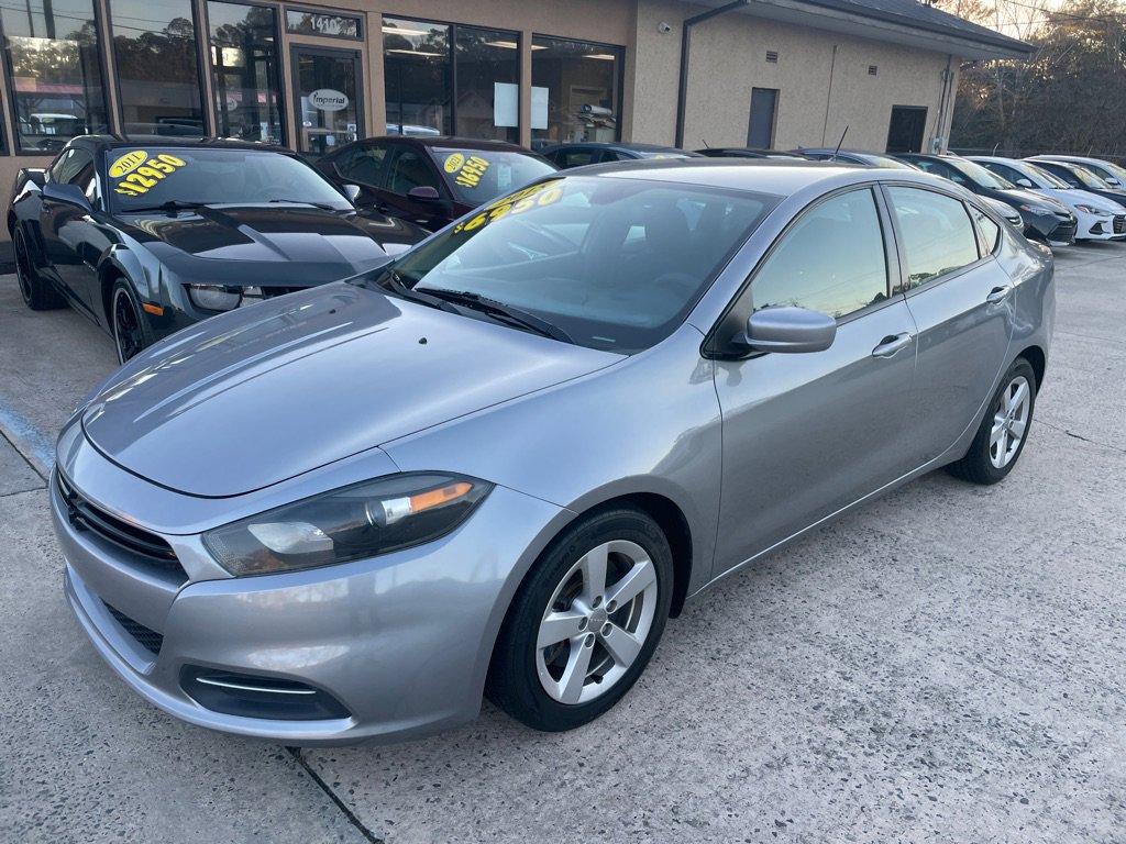 Used 2015 Dodge Dart SXT image 1