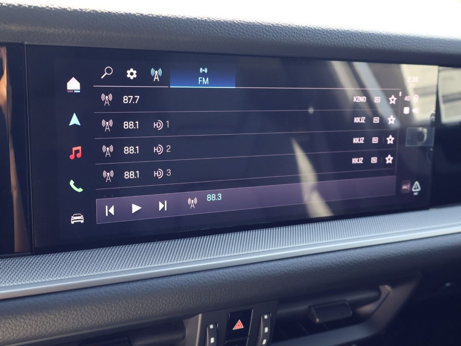 New 2026 Porsche Cayenne Coupe AWD/4WD image 17