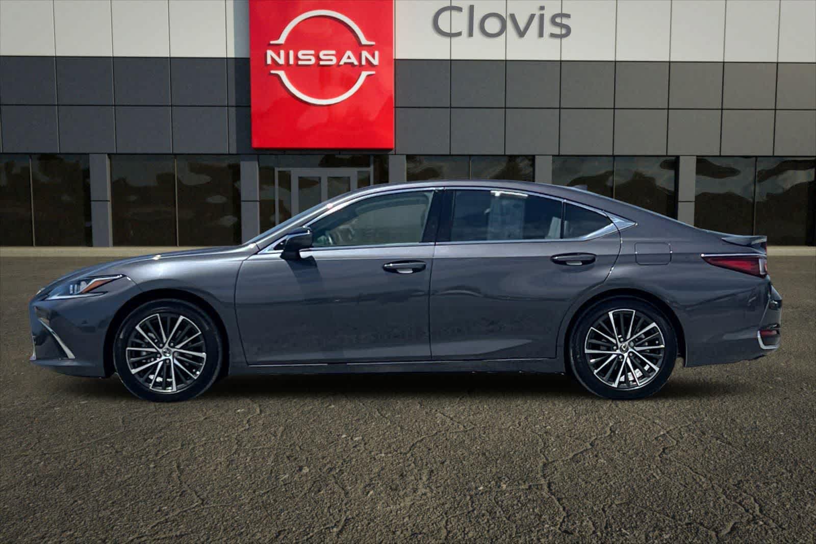 Used 2025 Lexus ES 300h w/ Premium Package FWD image 6