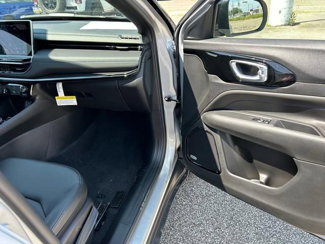 New 2025 Jeep Compass Limited w/ Sun & Sound Group image 29