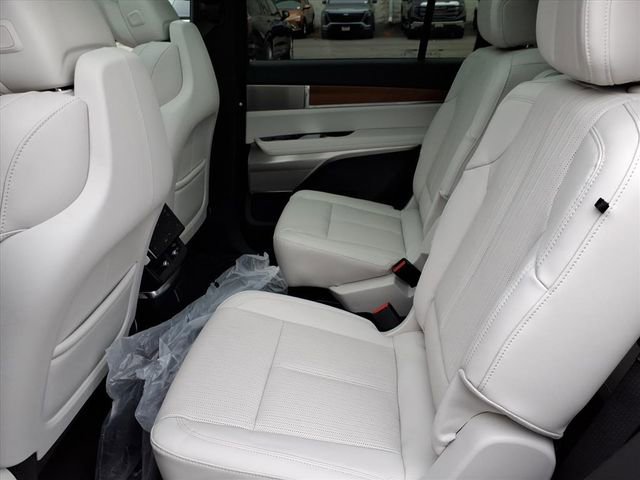 New 2026 Cadillac Vistiq Sport image 7