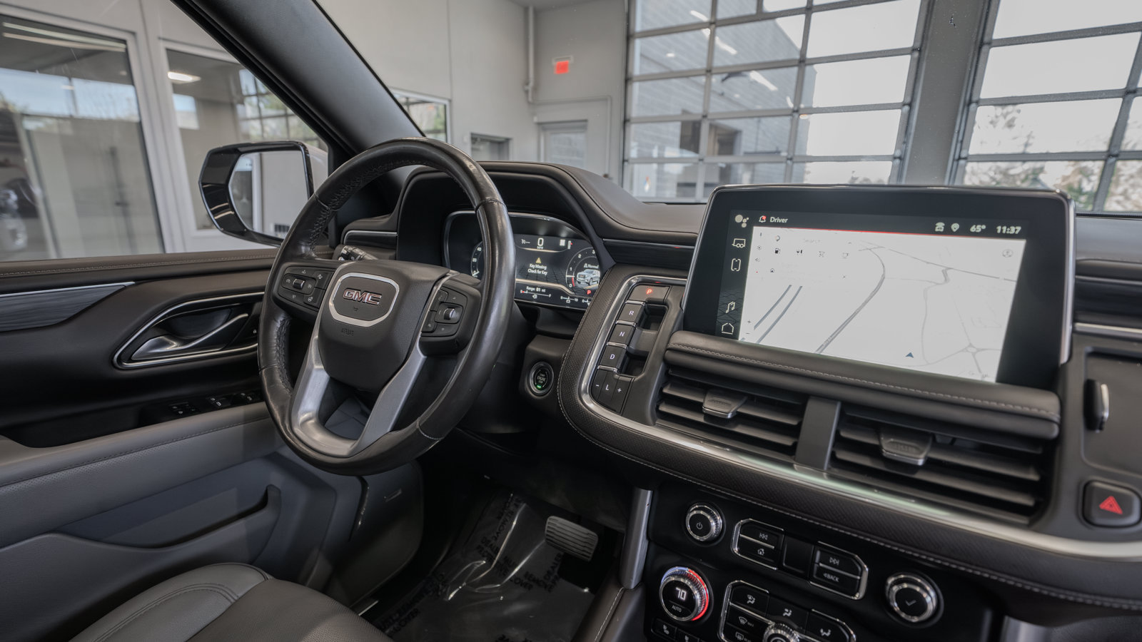 Used 2022 GMC Yukon SLT w/ SLT Premium Package AWD/4WD image 19