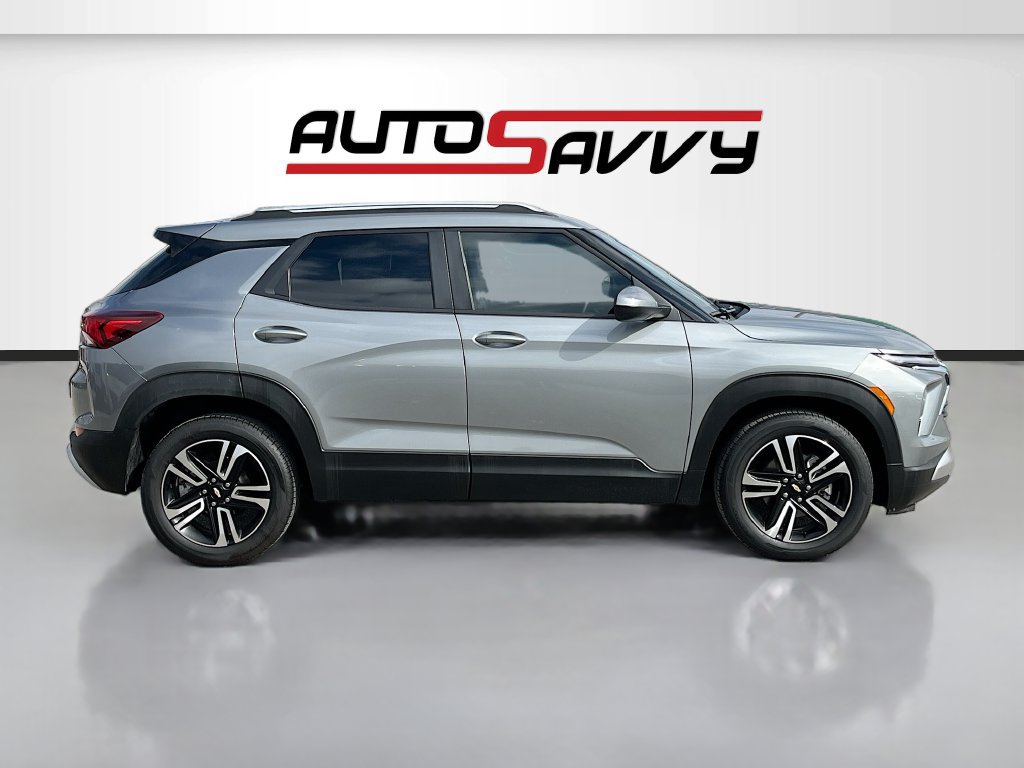 Used 2024 Chevrolet TrailBlazer LT w/ Convenience Package FWD image 8