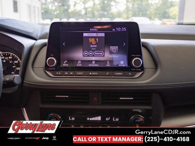 Used 2025 Nissan Rogue SV AWD/4WD image 10
