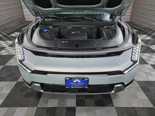 Used 2024 Kia EV9 Land image 44