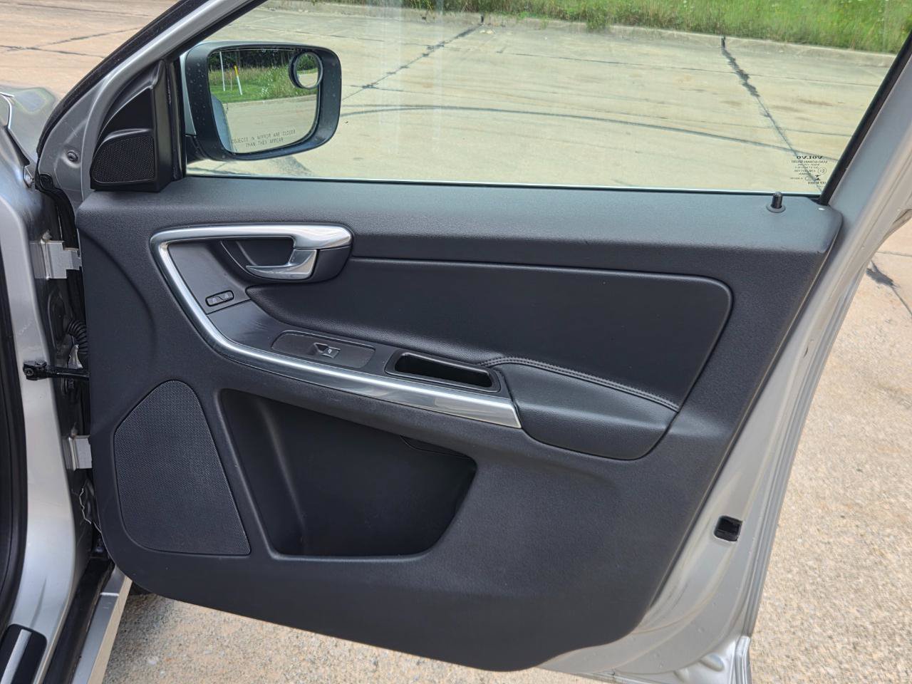Used 2015 Volvo XC60 T5 AWD/4WD image 19