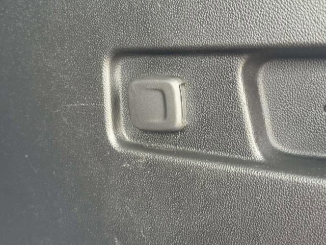 Certified 2023 GMC Acadia SLE w/ Driver Convenience Package image 8