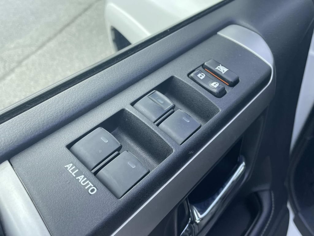 Used 2022 Toyota 4Runner SR5 Premium RWD image 15