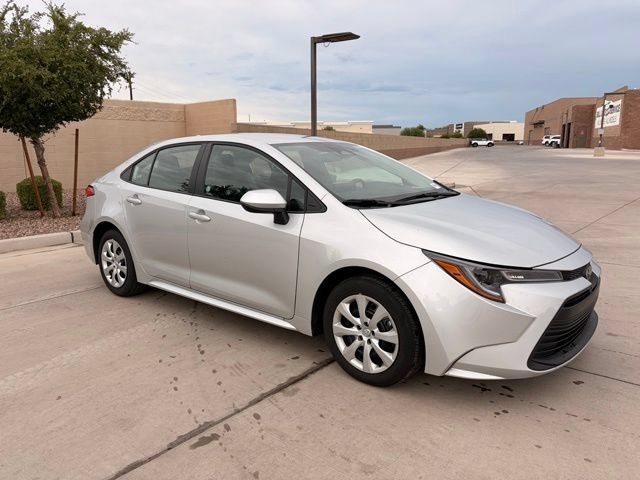 Used 2026 Toyota Corolla LE FWD image 4