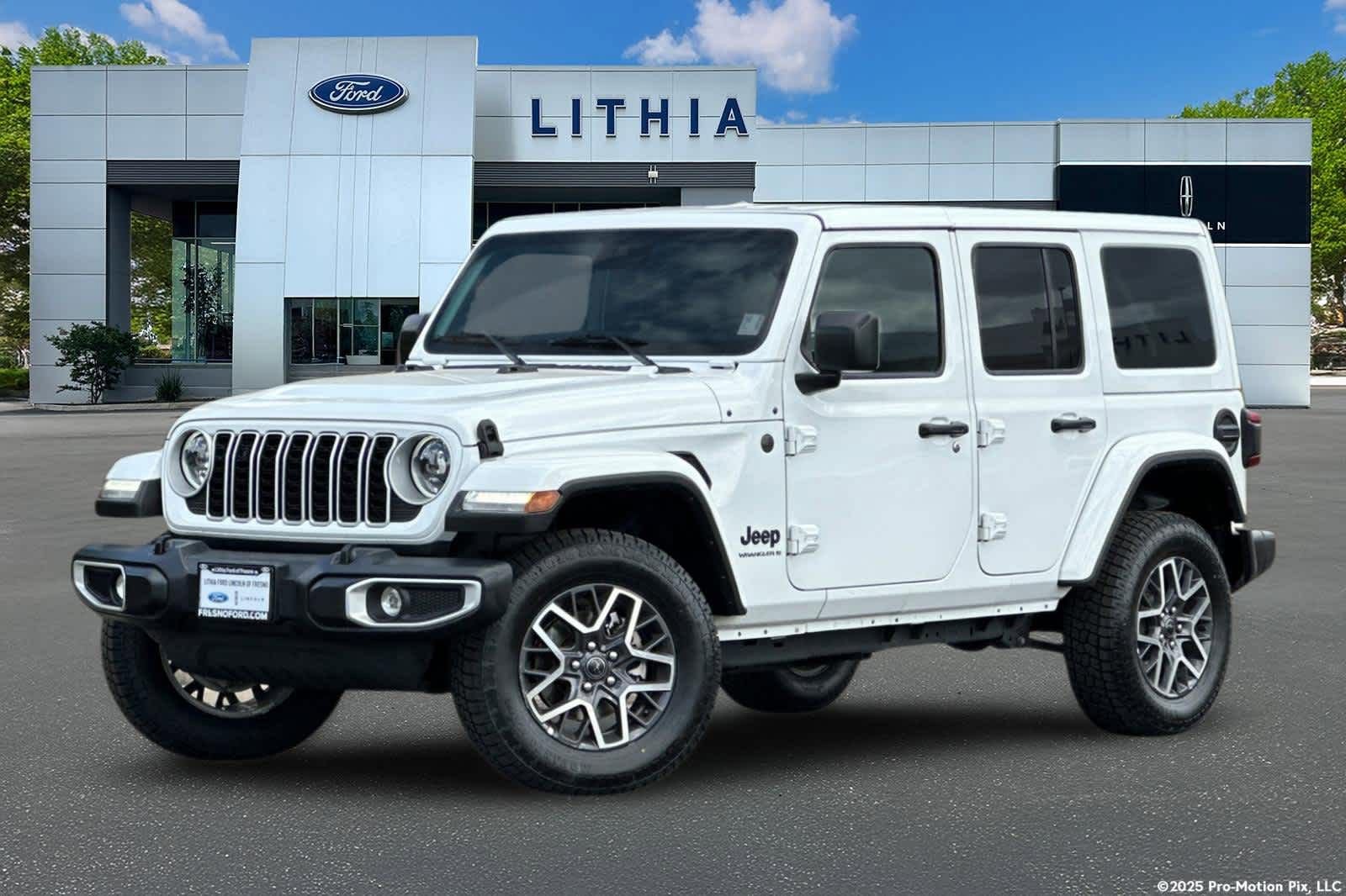 Used 2025 Jeep Wrangler Unlimited Sahara AWD/4WD image 1