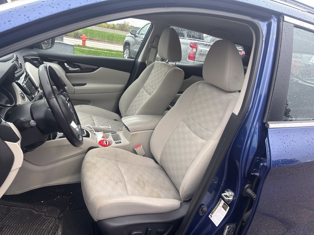 Used 2022 Nissan Rogue Sport SV AWD/4WD image 19