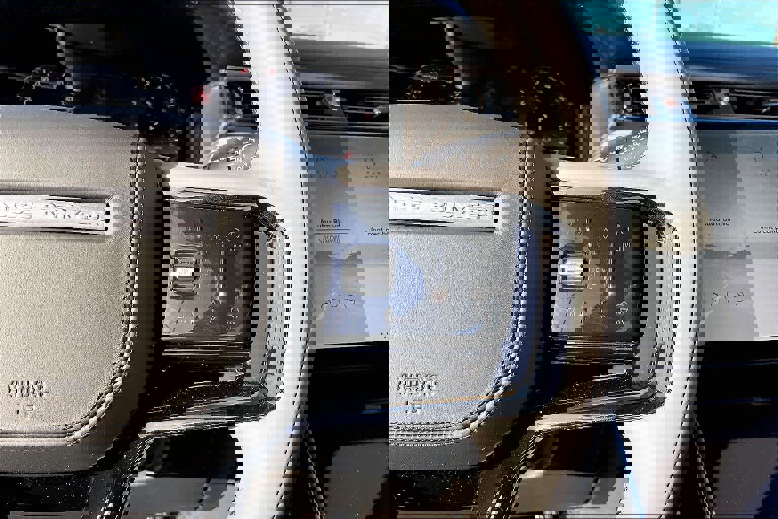 New 2026 Land Rover Range Rover Velar Dynamic SE image 18