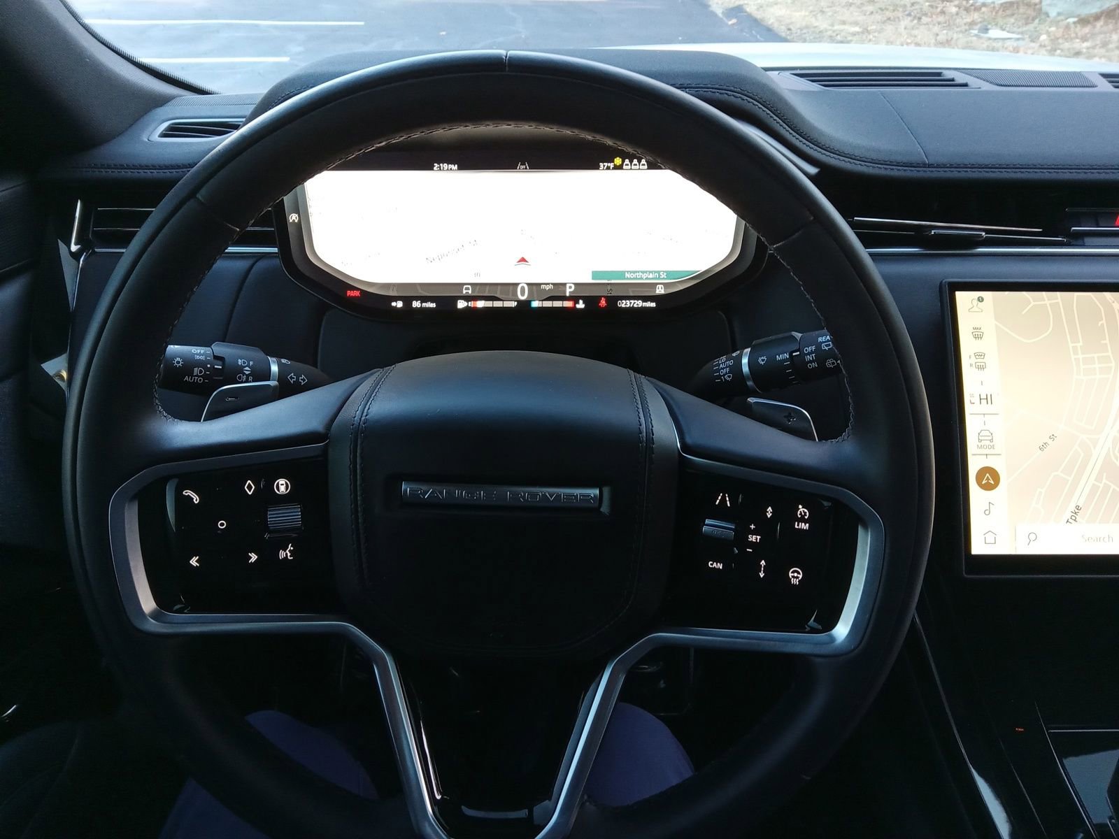 Used 2024 Land Rover Range Rover Sport SE image 13