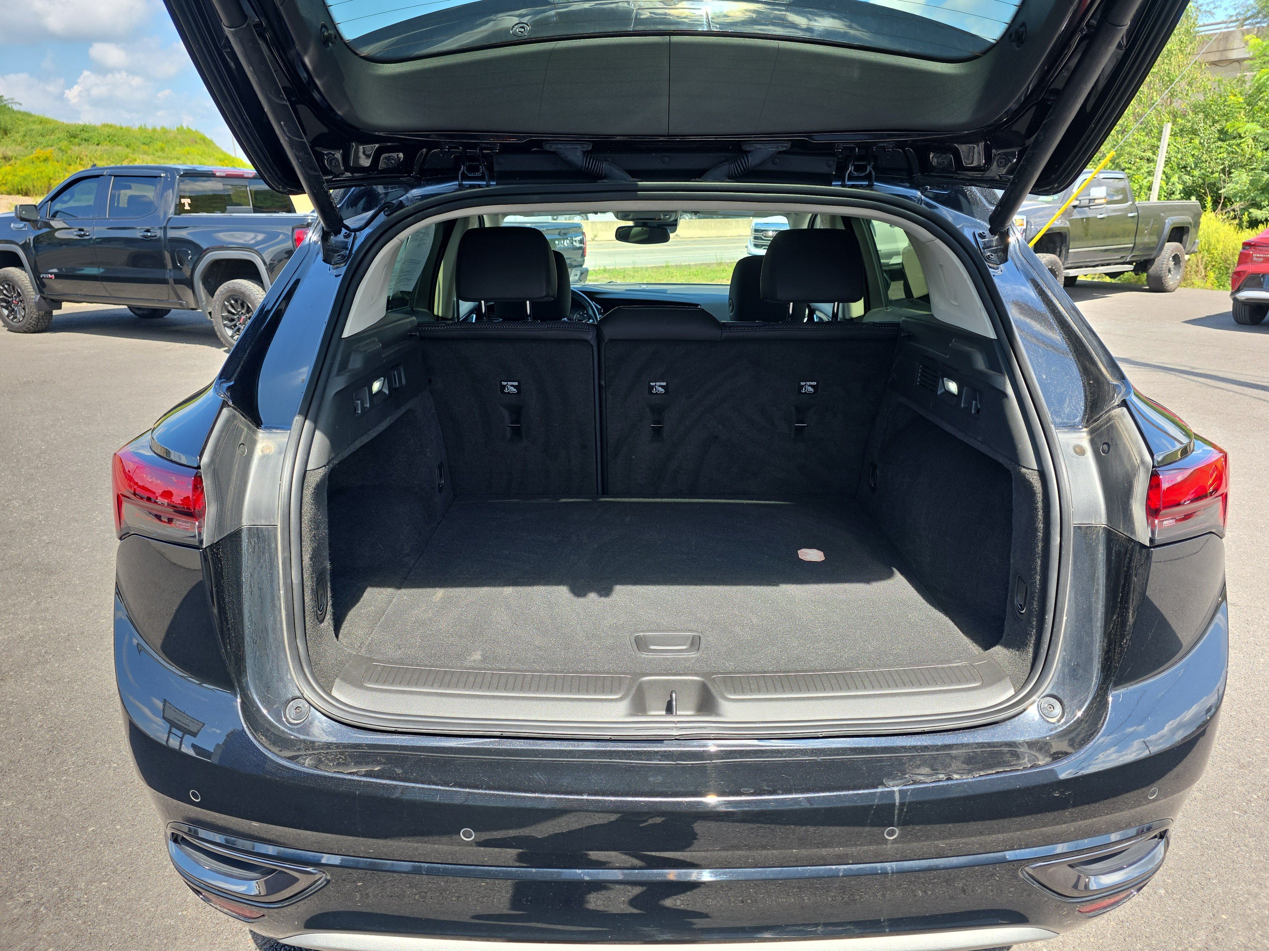 Used 2023 Buick Envision Preferred w/ Sport Touring Package AWD/4WD image 5