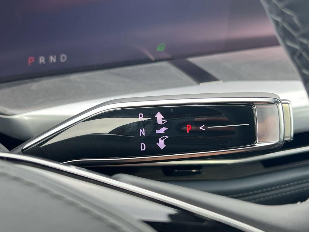 New 2025 Cadillac Escalade IQ Luxury 2 AWD/4WD image 16